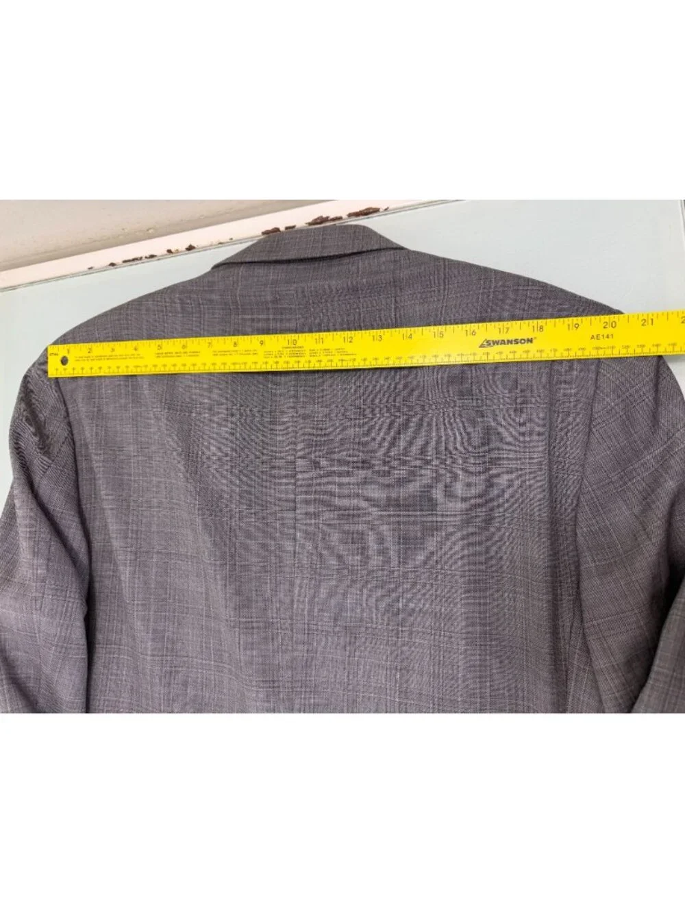 Jos A Bank 2 Piece Suit Traveler's Collection 46L Blazer 40X30 Pants Plaid Gray